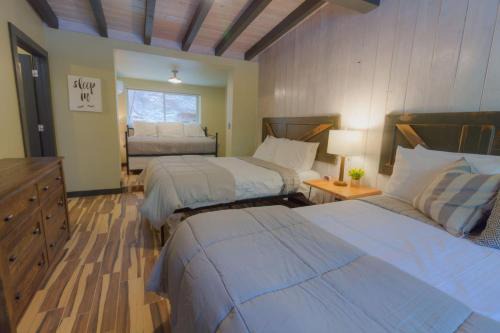 Destination Oak Creek 5 - with shared patio