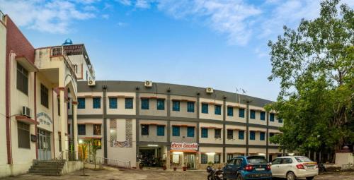 Devdarshan Hotel & Restaurant