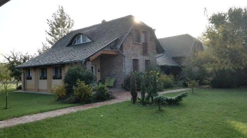 Dinnyelaposi Vendégház