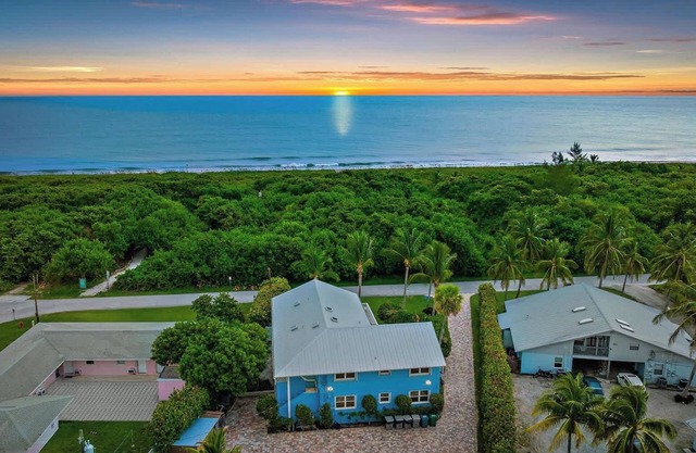 Direct Beach Access | 2BD | Limited-Time Discounts