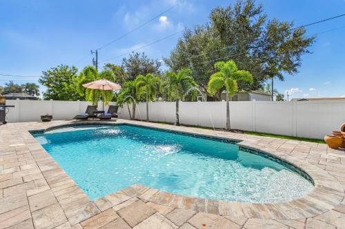 Dive into Forever Summer Bliss - Forever Summer - Roelens