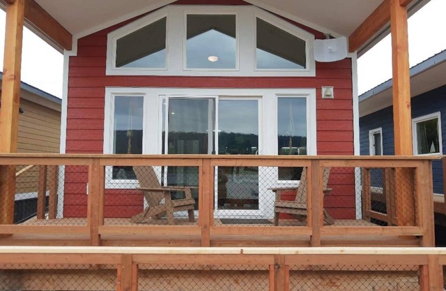 Dockside Cabin - Homer Seaplane Base