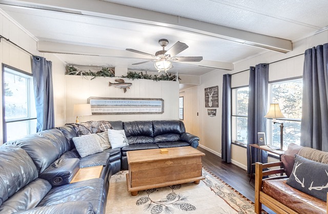 Dog-friendly rustic cabin with a wood-burning fireplace, porch, and washer/dryer