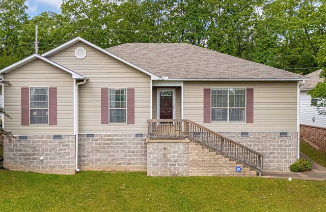 Double Diamond Rentals- Charming 3BR Near AFB & LR