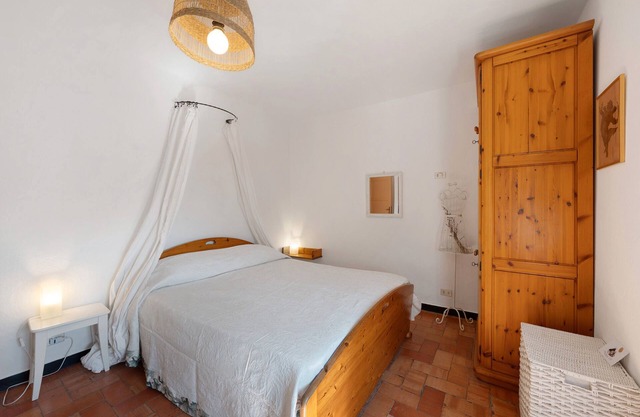 'Double Room 2' with Mountain View and Shared Garden