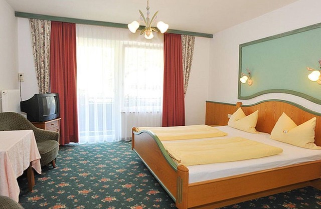 Double room, bathtub, balcony - Hotel Bergglück