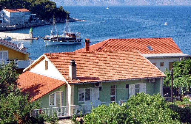 Double Room Jelsa 4602a