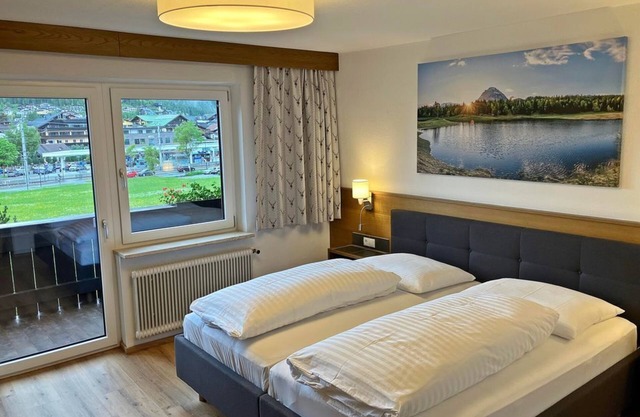 Double room with shower or bath, WC - Hotel Garni Egerthof