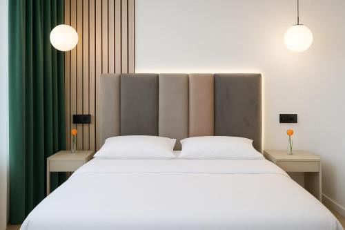 Double Room with Panoramic Lake View