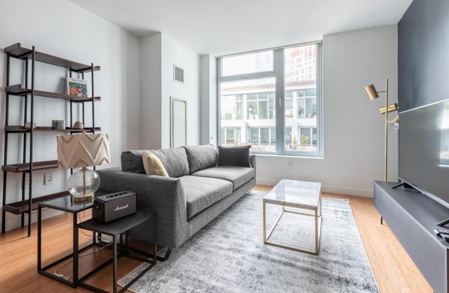 Downtown 1BR w Gym Doorman nr S Station BOS-246