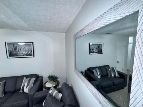 Downtown and Near, I-95. Pet Yes