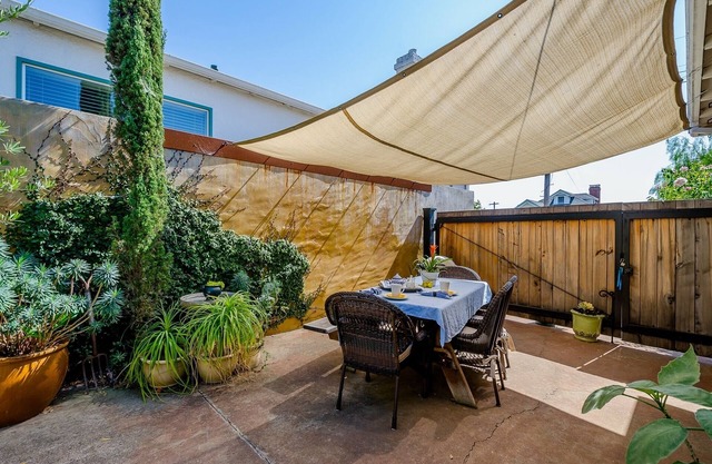 Downtown Charming Craftsman with Courtyard