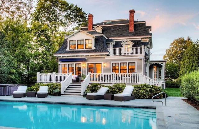 Downtown Victorian by Stay Newport