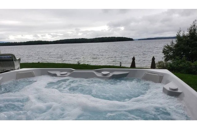 Dreamy Lakefront Getaway, Beach, Skiing,Hiking GIC