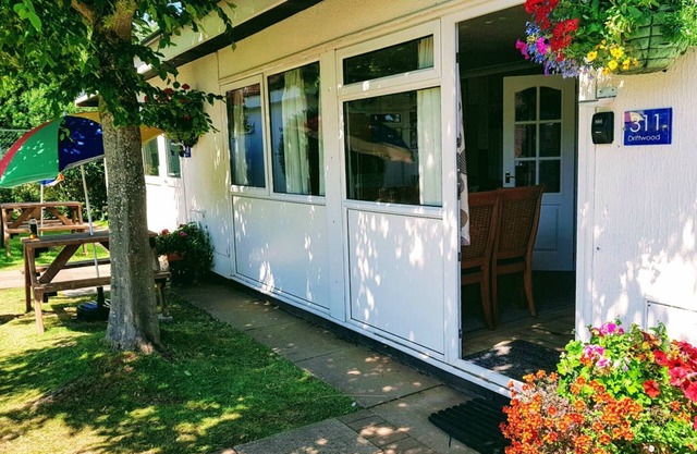 Driftwood, 2 Bedroom Chalet on the 4* Welcome Holiday Park, Dawlish Warren
