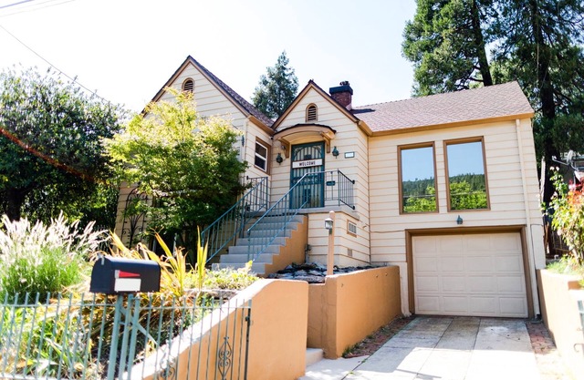 Dunsmuir Adventure House ~ Spacious family getaway