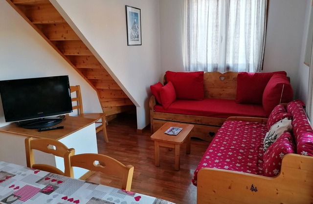 Duplex Chalet for 6 with Pool Access at Le Hameau du Puy, Superdevoluy