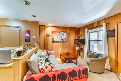 Easy Resort Access Angel Fire Adventure Condo!