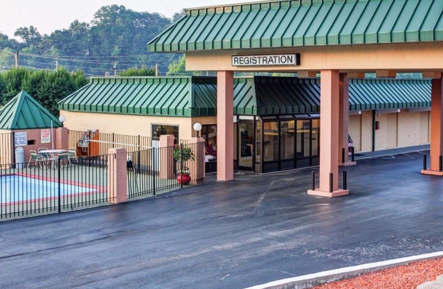 Econo Lodge Rocky Top