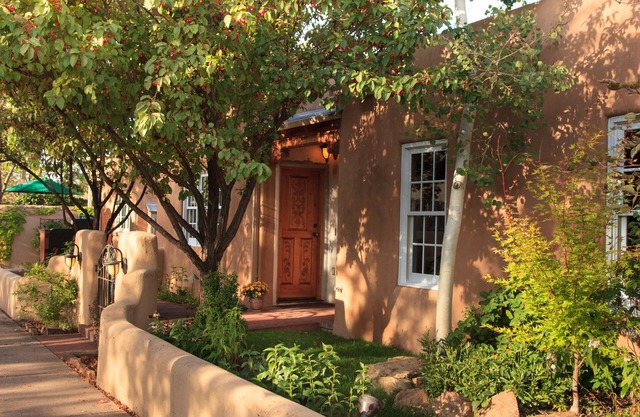 El Farolito Bed & Breakfast Inn