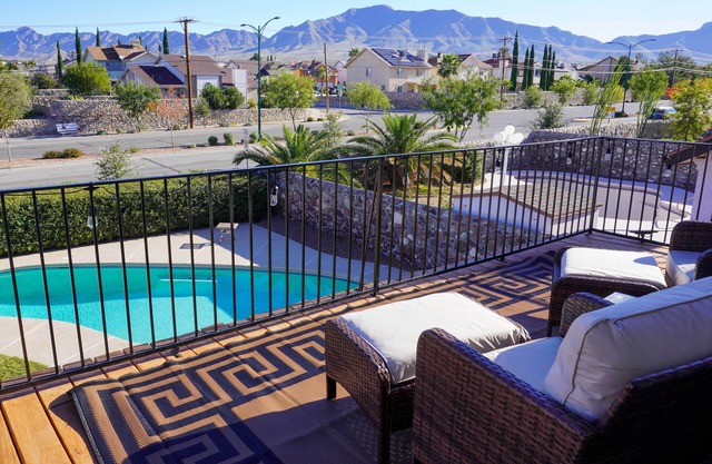 El Paso Retreat w/Pool: 11 Mi to Downtown!