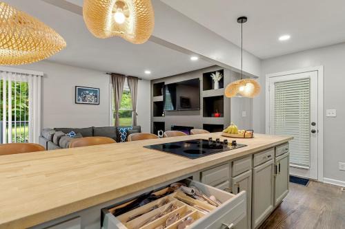 Elegant 5-Bedroom Luxury Haven by Deity Villas