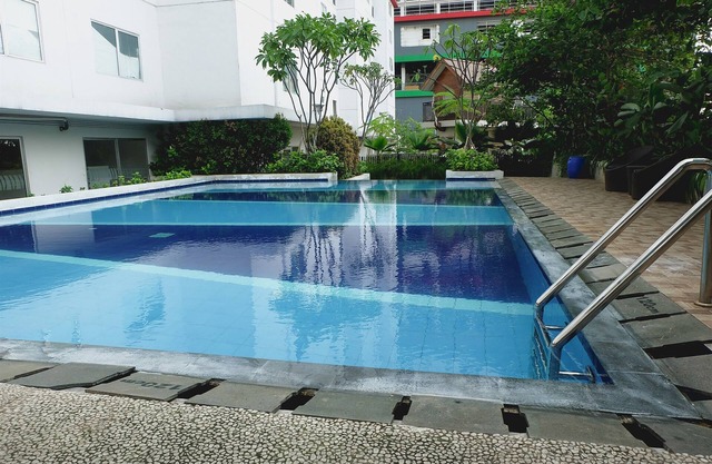 Elegant and Comfy Studio at Bassura City Apartment