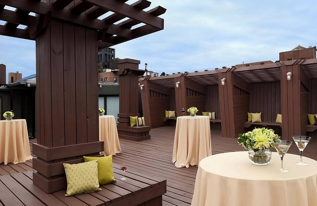Elegant Decor & Practical Amenities! 2 Units Near to New-York Historical Society