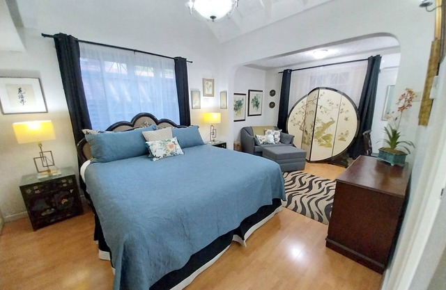 Elegant & Eclectic Kingston Home