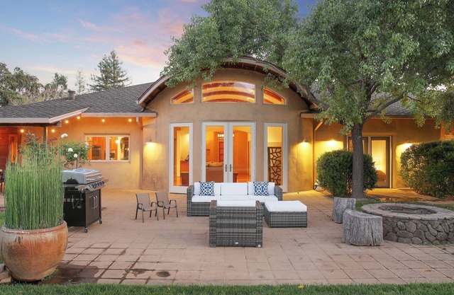 Elegant five-acre estate with mountain view, W/D, & pond - close to wineries