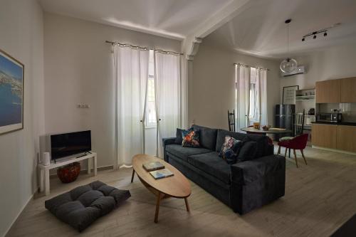 Elegant flat with garden an urban oasis in Athens