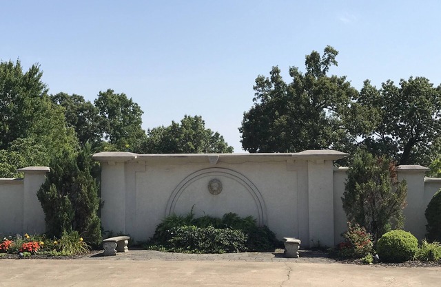 Elegant Lakeside Executive Estate Home-Sleeps 20, Pool! Open Labor Day Weekend!