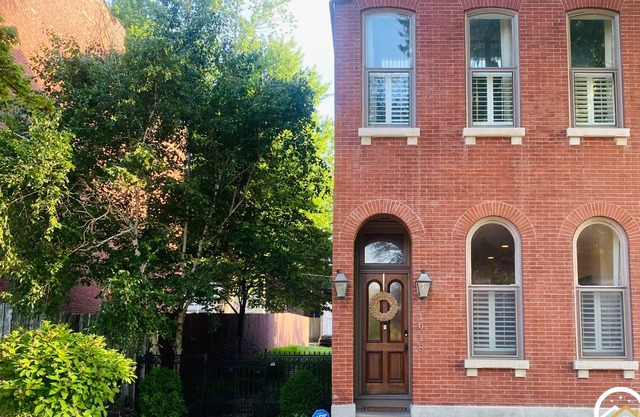 Elegant & Spacious 2BR Lafayette Square Home