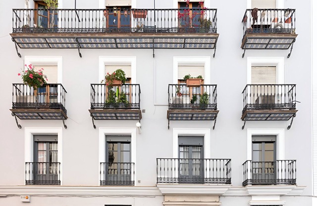 ELEVEN Apartments Real de la Carretería, by Homing U