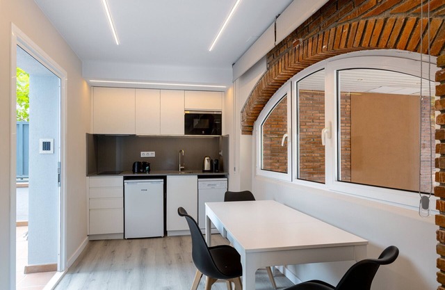 Els Vents - Aparthotel with Swimming Pool