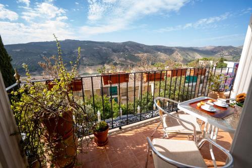Encanto en Iznájar con terraza y vistas a la montaña