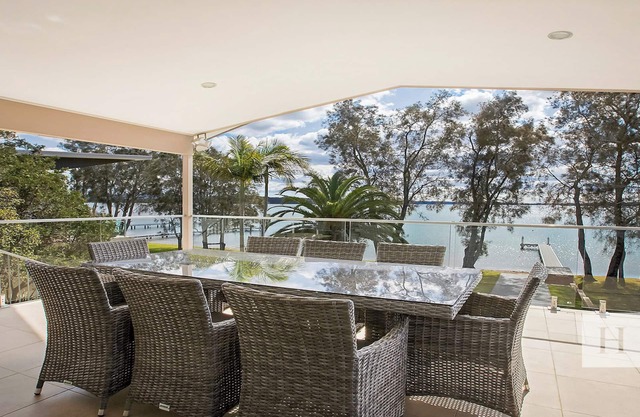 Enjoy Lazy Daze - Waterfront, Hot Tub, Jetty!