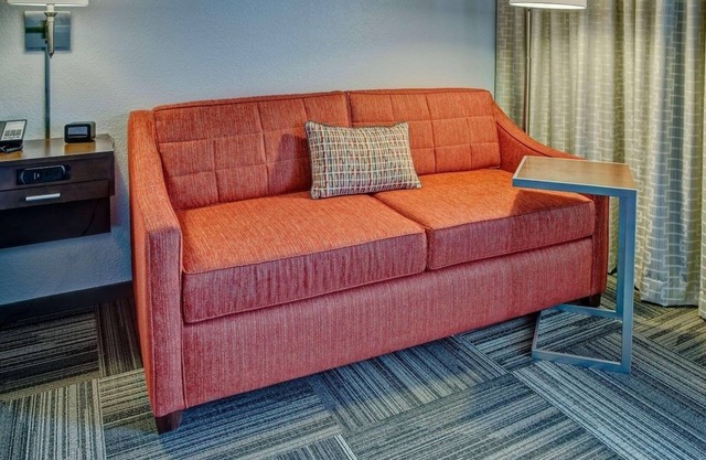 Enjoy Proximity to Memphis Airport & Local Attractions from Your Room