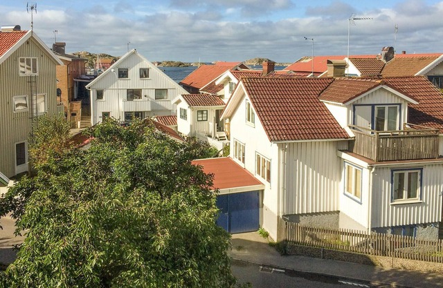 Enjoy the panoramic view of the water and over the city!