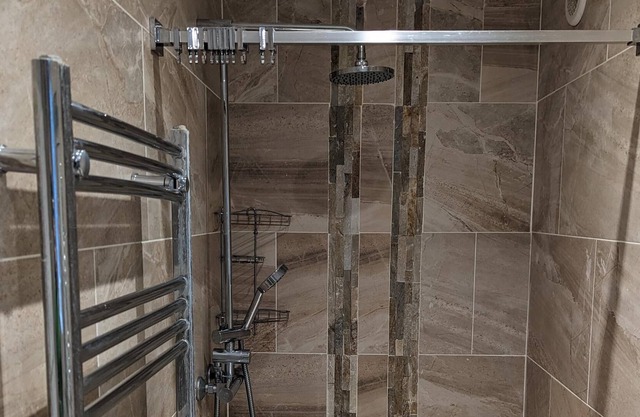 Ensuite Bedroom With Separate Entrance and Parking