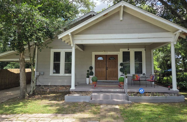 ENTER & ENJOY 3 & 1.5 HOUSEnThe Best for Entertainment Purposes & Sleepovers