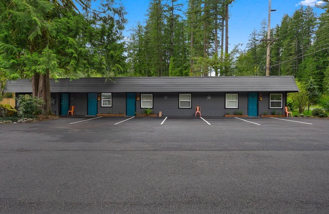 Entire Renovated Motel with Rustic Charm