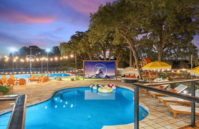 Epic Texas Stay: Pool-Pickleball-MiniGolf-Theater-Game Room-Sleeps24