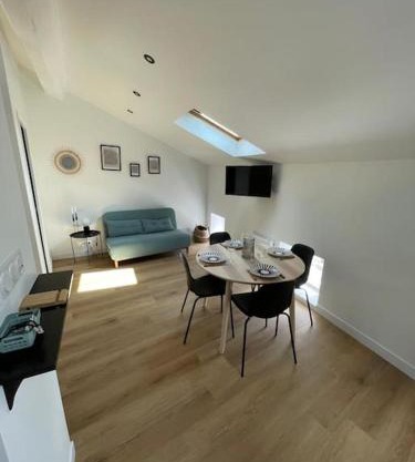 Epinal quartier historique, studio en mezzanine,