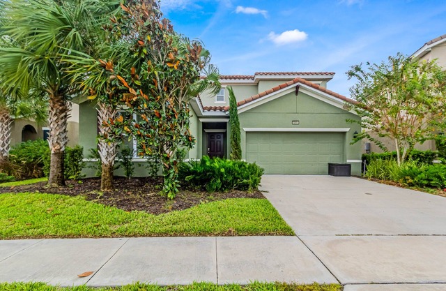EV 7049 - 6 Bed 4.5 Bath Villa with Screened-In Private Pool with Spillover Spa,