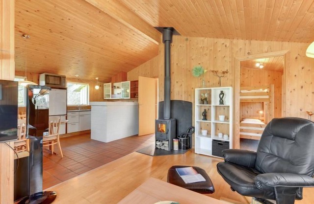 "Evi" - 400m to the inlet by Interhome