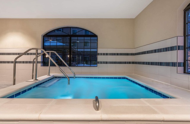 Excellent Mid-Town Location | Free Daily Breakfast, Pool & Hot Tub Access