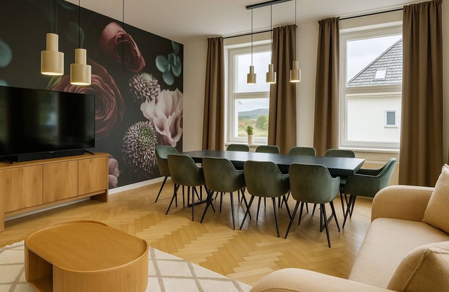 Exclusive | 6 bedrooms | 14 p | 4 bath | 250 m² | perfect for groups & families!