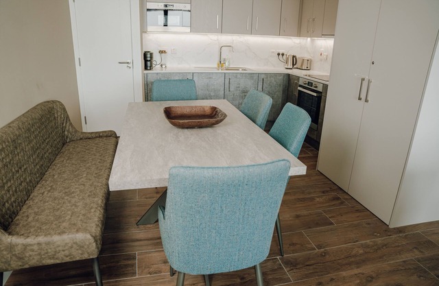 Exclusive Luxury 2 Bedroom 2 Bathroom Ground Floor Apartment