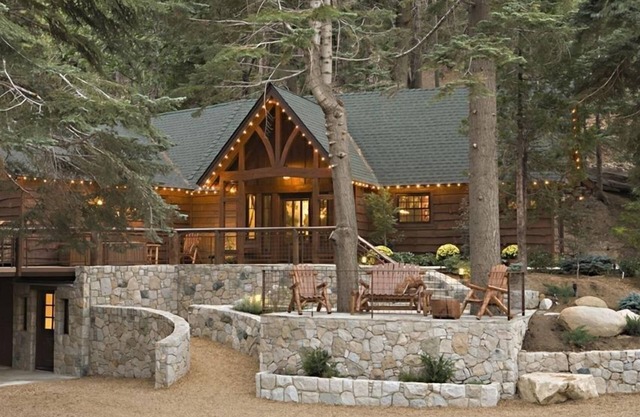 Exclusive Luxury Lodge on 40 Private Acres, 1/4 mile to Lake Arrowhead Village